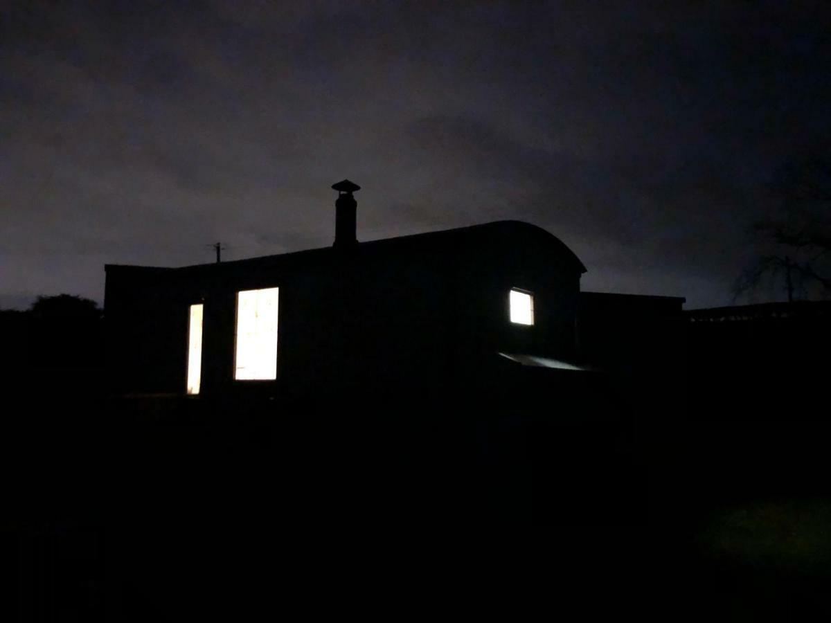 Clydesdale Shepherds Hut Hotel Belfast Exterior photo